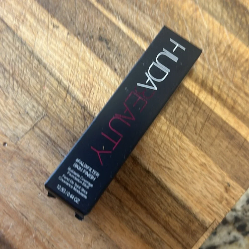 ⚡️💕HUDA BEAUTY Foundation Stick Creme Brûlée